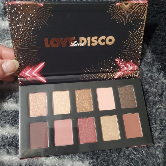 NYX Other - 💥HOST PICK💥 ♥ NYX Love & Disco Eyeshadow Palette
